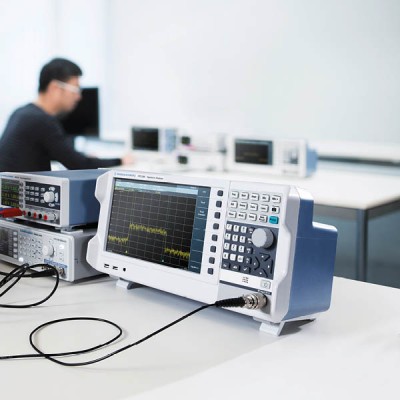 FPC-COM1 — Analyseur de spectre - 3 GHz + toutes options