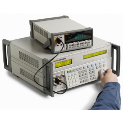 5522A — Calibrateur électrique multifonction haute précision